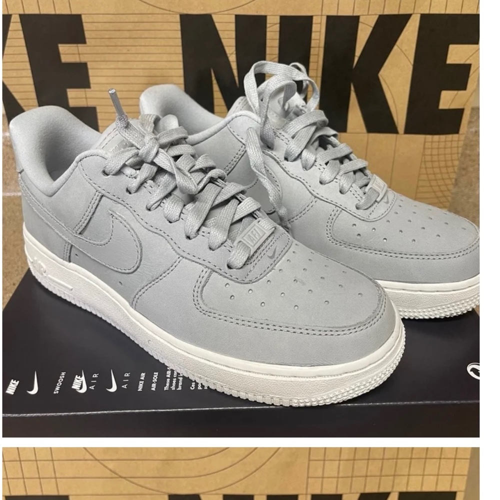 Nike Air Force 1 Premium (Women)